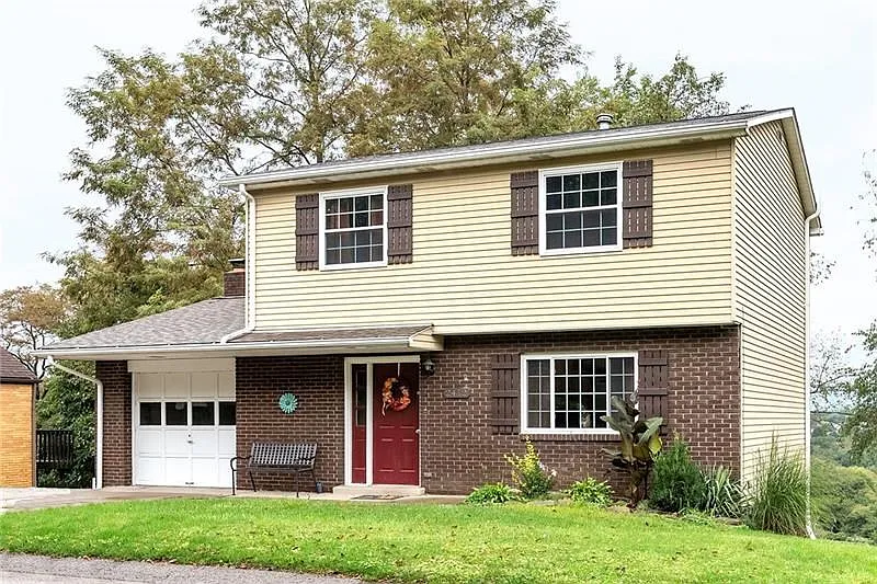 2412 Woodbine Rd photo 1