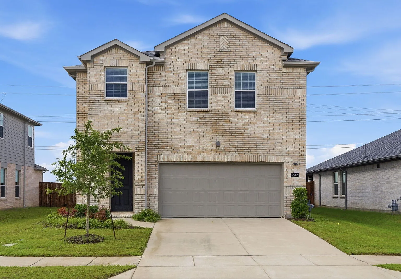 4 bed, 2.5 bath, 2271 sqft, $2,150 — Photo 1