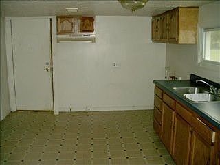 4th image of 19964 Palisade Ave