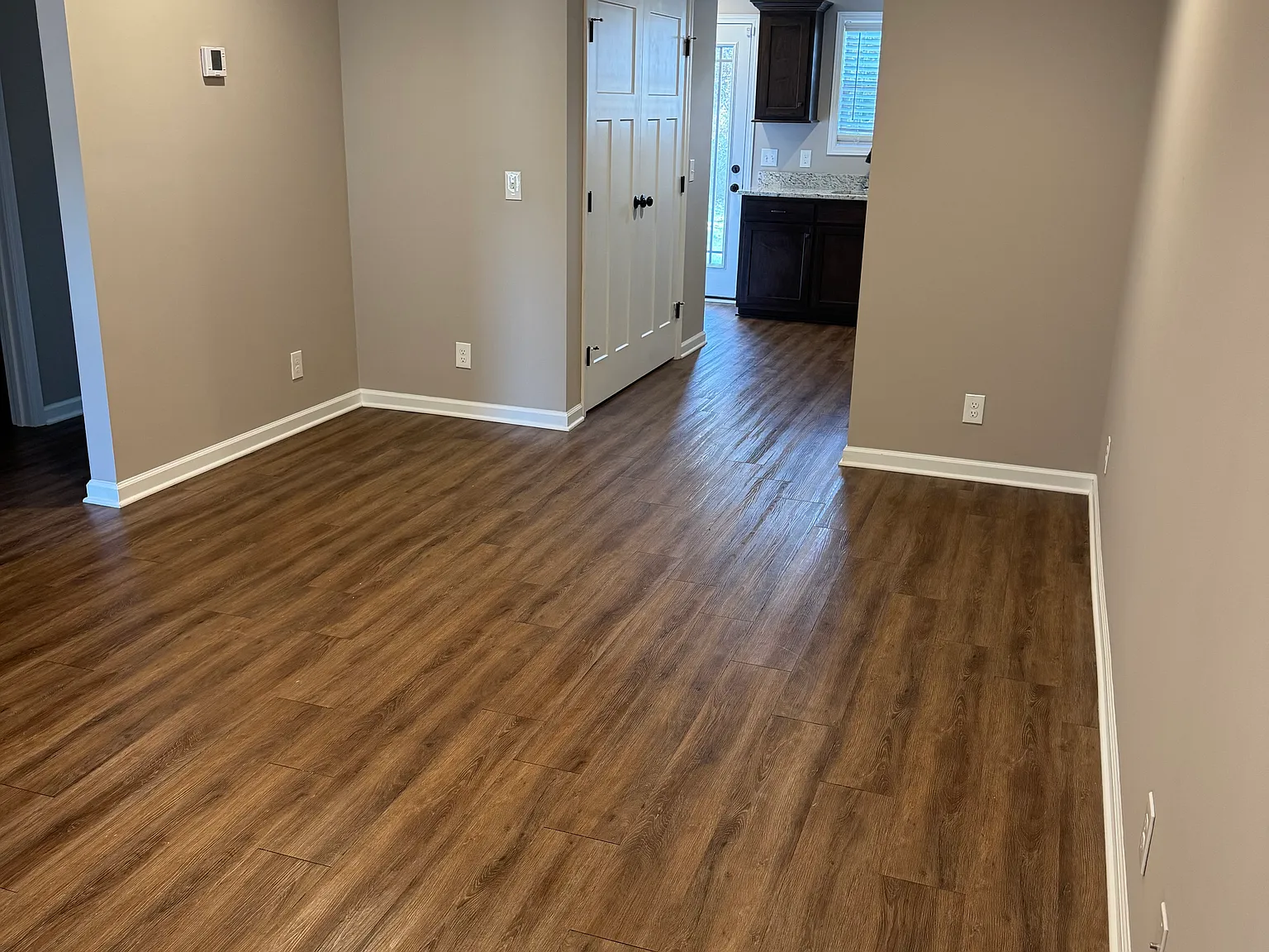 2 bed, 1000 sqft, $1,400 — Photo 3