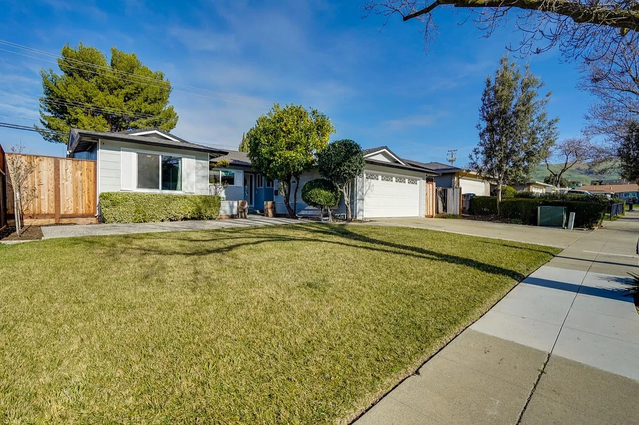 4 bed, 1598 sqft, $5,145 — Photo 3
