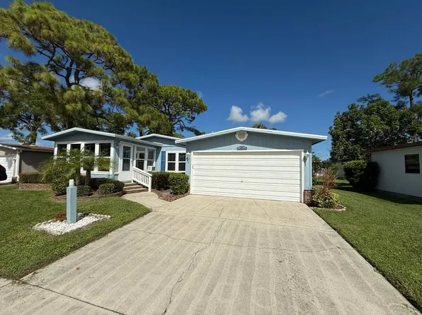 915 Via La Paz, North Fort Myers, FL 33903
