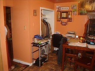 4th image of 208 Mount Hope Dr