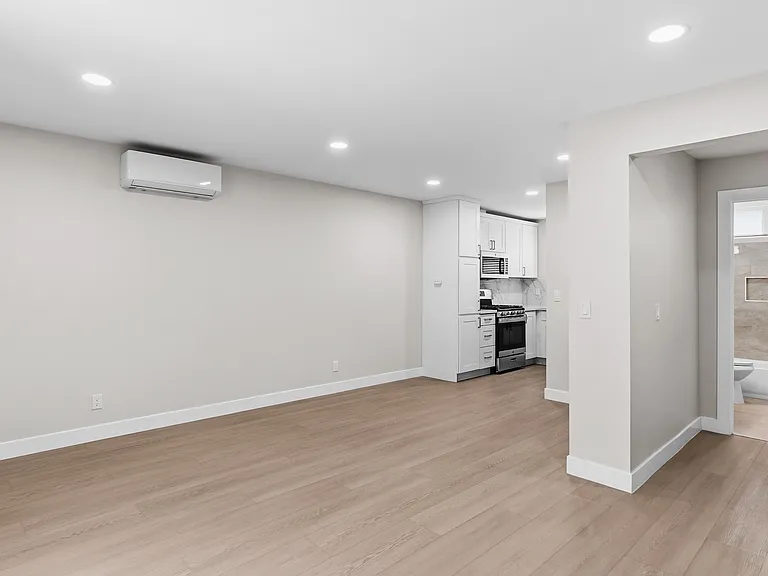 4130 35th St #3 — Photo 5