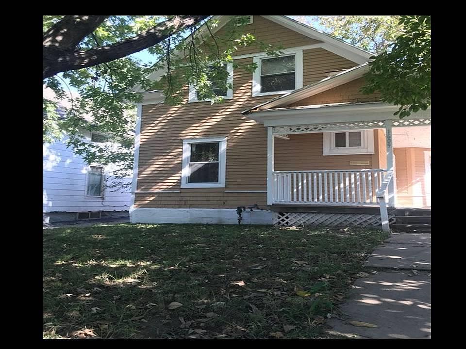 2nd image of 1609 Oakley Ave