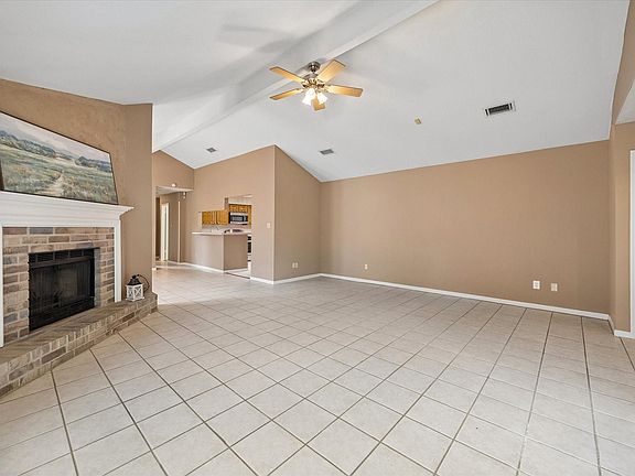 5th image of 12827 Sandri Ln