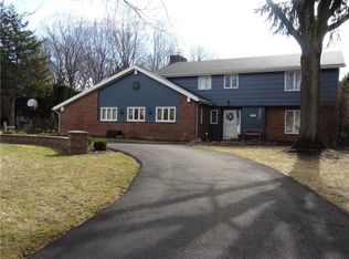 102 Huntington Mdw, Rochester, NY 14625