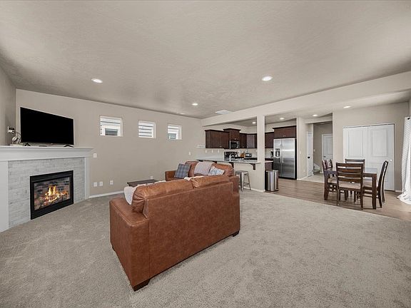 4th image of 116 W Dustarr Ln