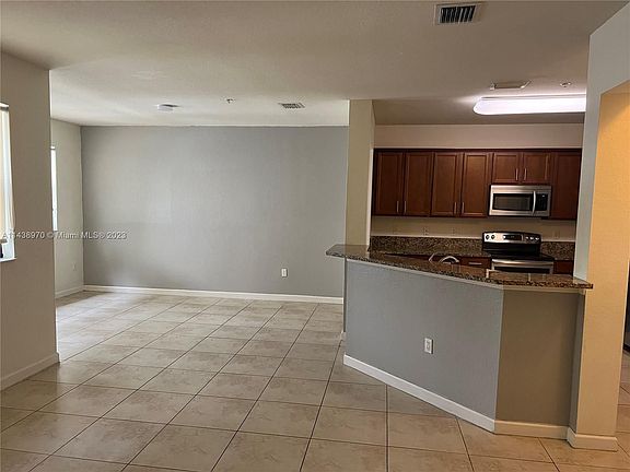 4th image of 10620 NW 88th St APT 219