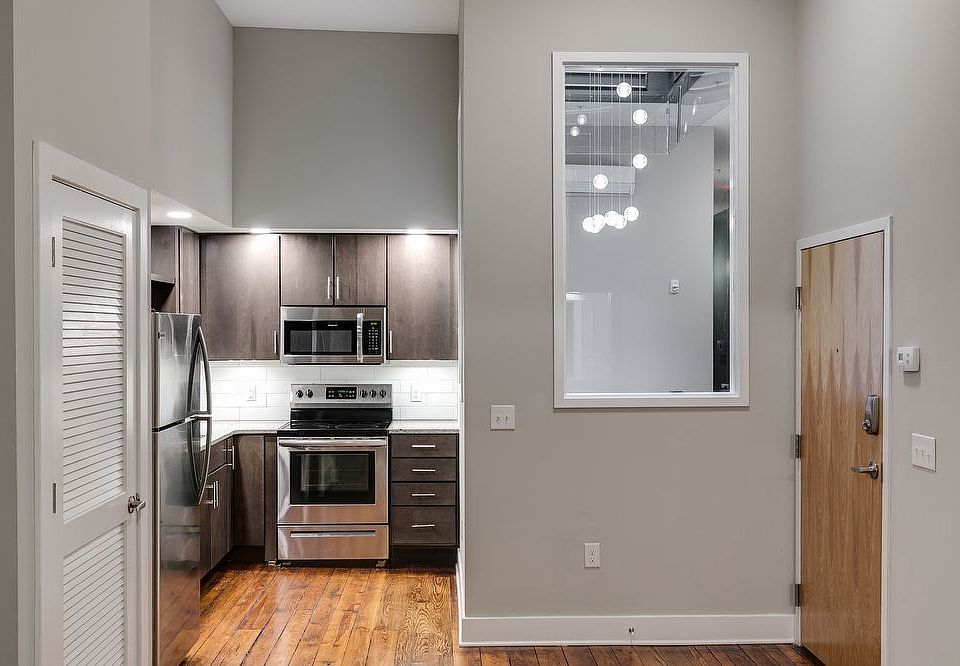 1st image of 20 E Broad St APT 206