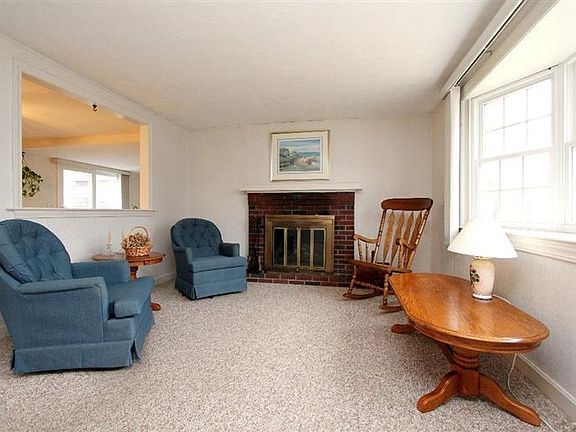 5th image of 9 Lavender Ln