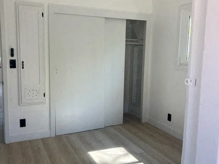 301 Pleasant St — Photo 12