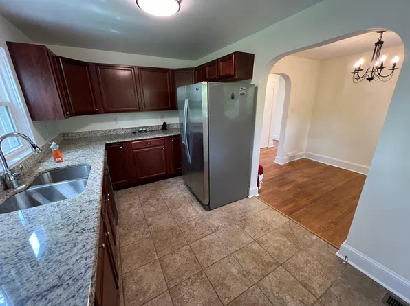 107 Steele Ave, Front Royal, VA 22630