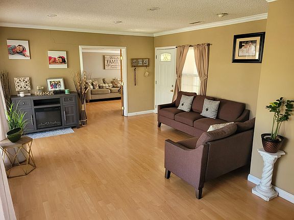 5th image of 13607 Cullen St