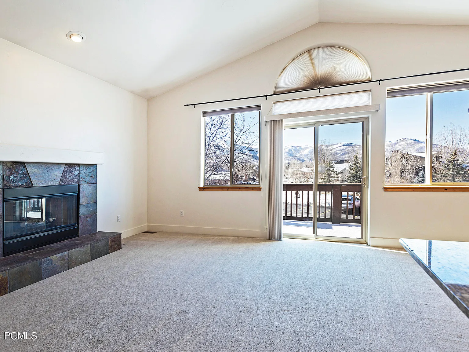 2 bed, 1848 sqft, $4,300 — Photo 4