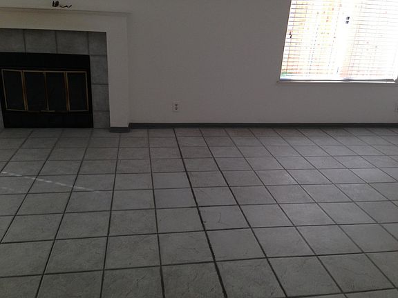 LIVING ROOM/DINING AREA