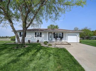 302 Coral Dr, Alhambra, IL 62001