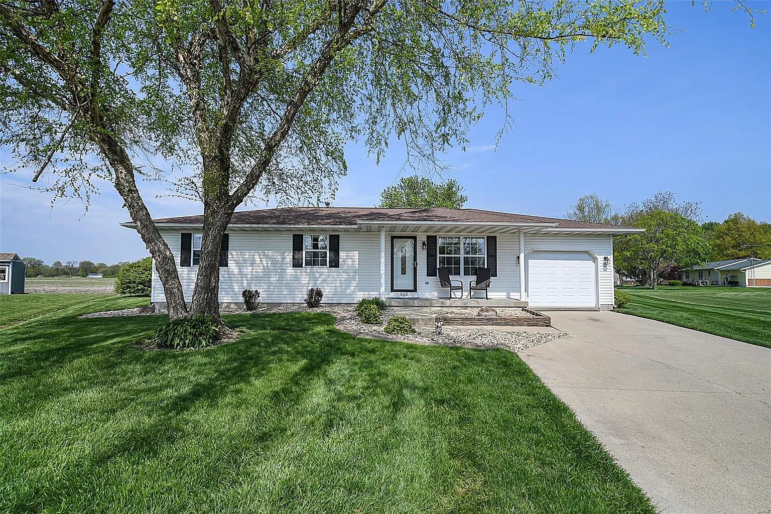 302 Coral Dr photo 1