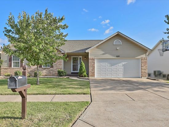 329 Keystone Dr, Fenton, MO 63026
