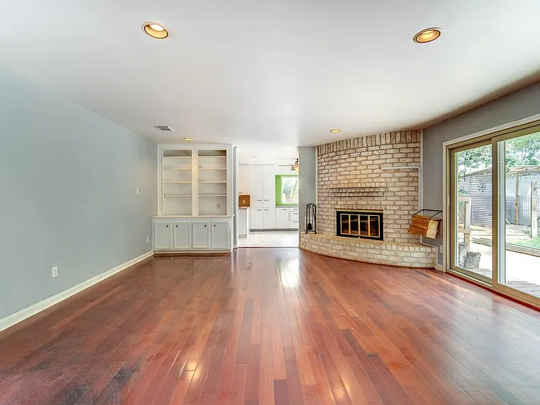 3927 Pleasant Valley Dr — Photo 23