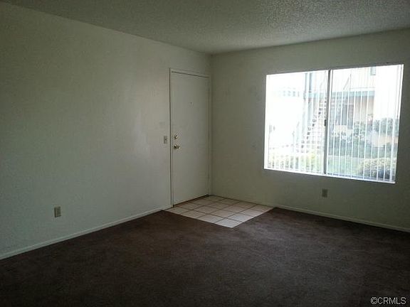 5th image of 1128 Oxford Dr APT B