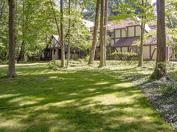 Beautiful wooded lot