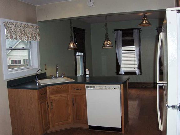 2nd image of 13 Gaylord St