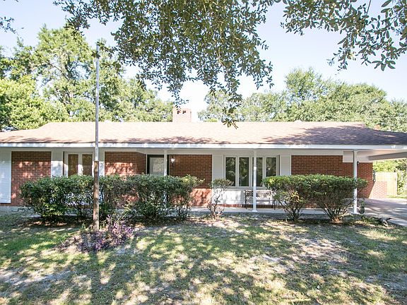 3rd image of 116 Oakwood Dr