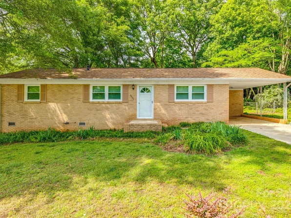 3224 Starrland Dr, Gastonia, NC 28052