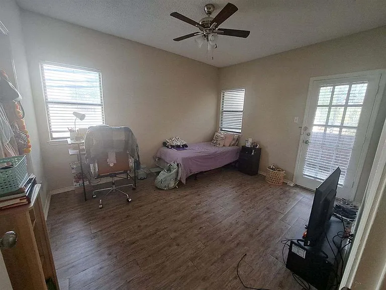 706 W 22nd St #203 — Photo 3