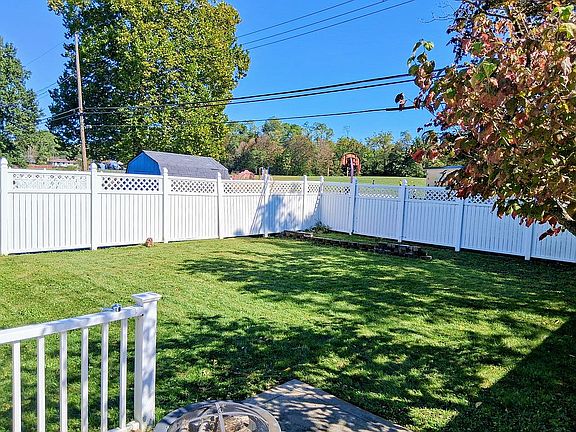5th image of 1156 Hillridge Rd