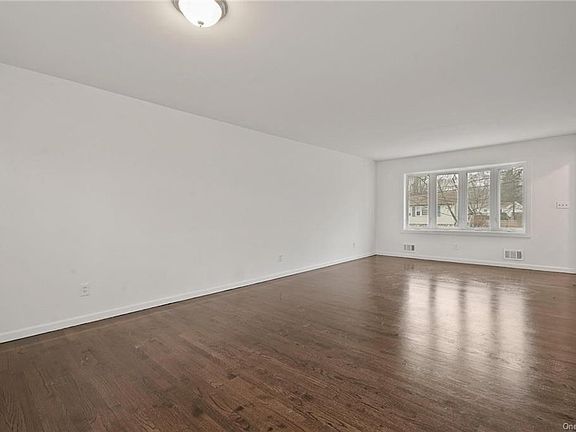 4th image of 60 Klein Ave
