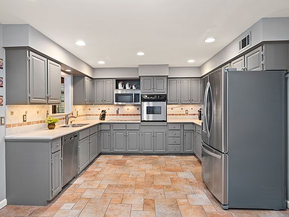 5th image of 3280 N Embry Cir
