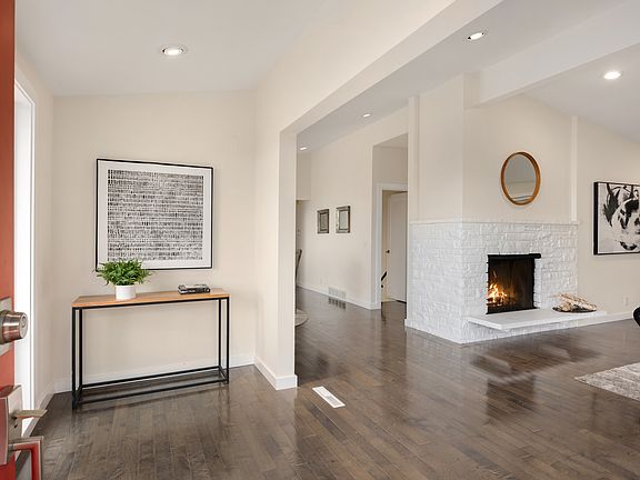 3rd image of 10220 NE 58th St