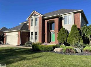 53442 Meadow View Ln, New Baltimore, MI