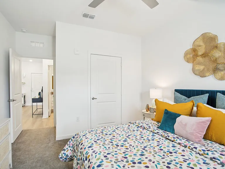 Avion Apartments — Photo 22