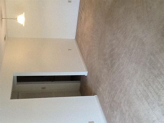 5th image of 531 Pineland Cir APT 204