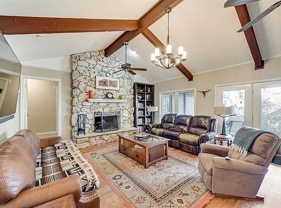 5th image of 2324 Chimney Hill Dr