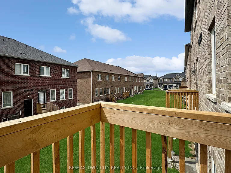 82 Gledhill Cres — Photo 16