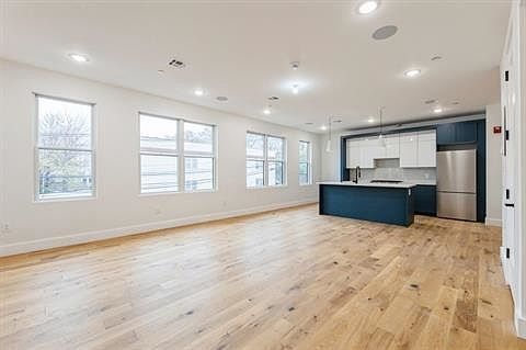 1st image of 259 Liberty Ave #3