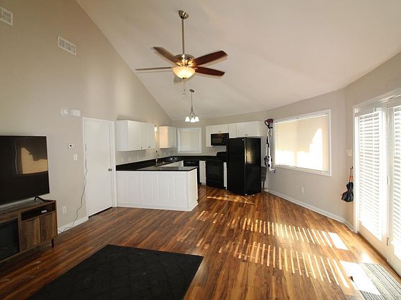 3rd image of 512 Tree Top Ln. #up/down