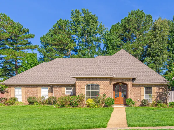 130 Oak Meadow Dr, Clinton, MS 39056