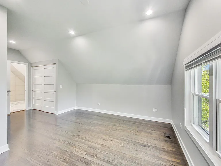 2037 N Spaulding Ave #2 — Photo 9