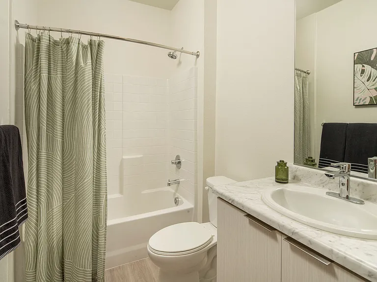 Studio - Bathroom