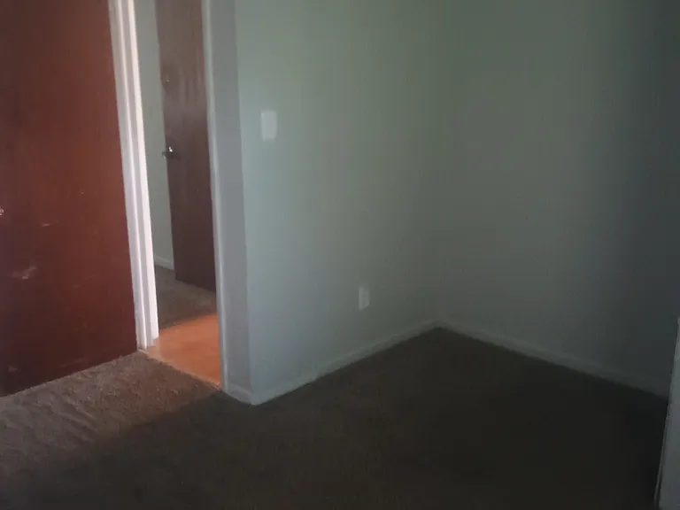 1338 S Pershing Ave — Photo 4