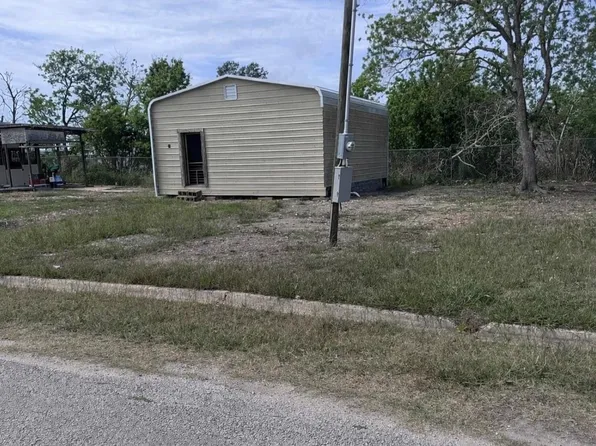 706 Cedar St, Matagorda, TX 77457