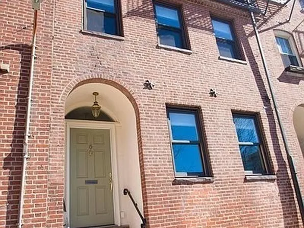 6 Stillman Pl, Boston, MA 02113