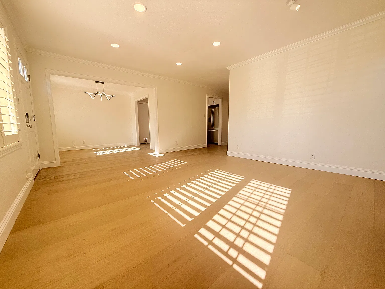 3 bed, 1330 sqft, $5,950 — Photo 4