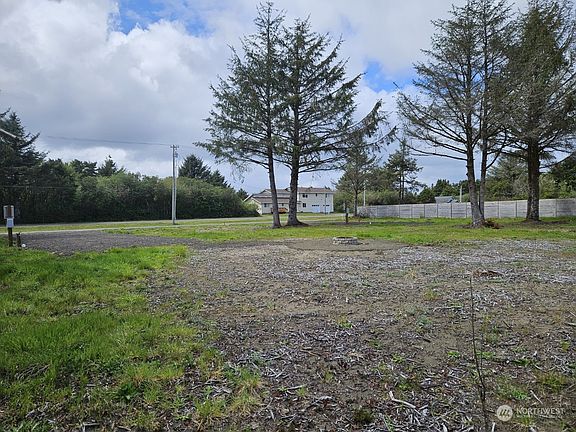 3rd image of 132 Ocean Shores Boulevard NW