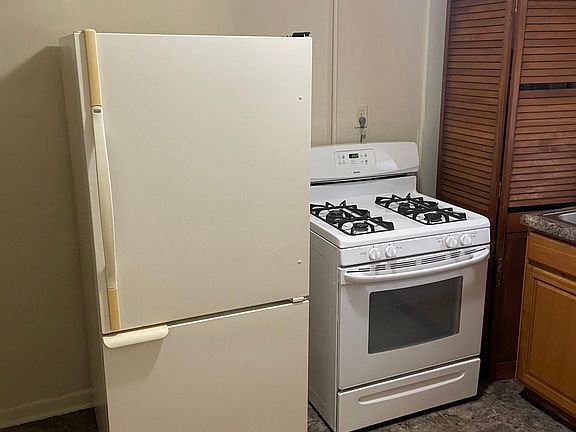 5th image of 478 1/2 N Washington Ave